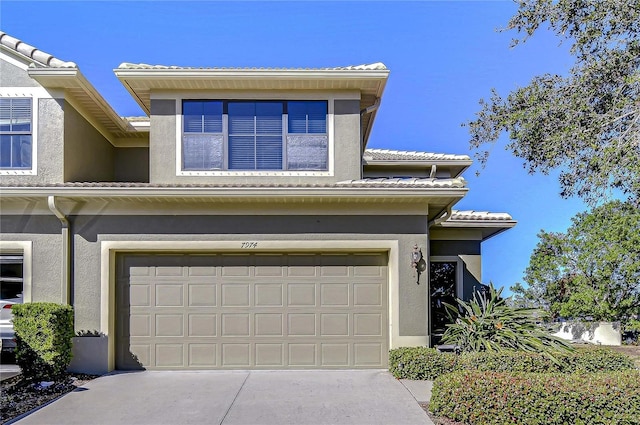 view of front facade featuring a garage