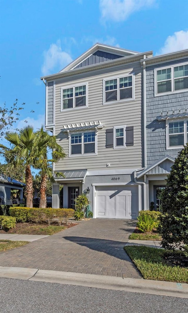 view of front of house featuring a garage