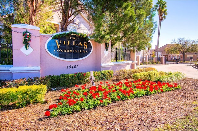 view of community / neighborhood sign