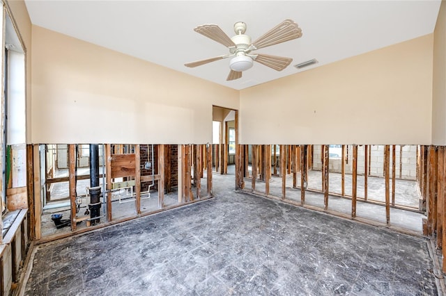 unfurnished room featuring ceiling fan