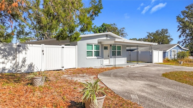 manufactured / mobile home with a porch