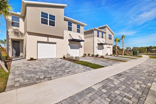 view of front facade featuring a garage