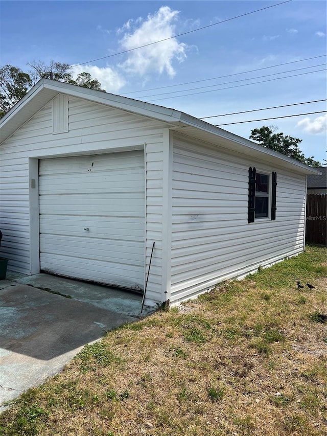 2800 47th St S, Gulfport, FL 33711 - detached garage featuring concrete driveway