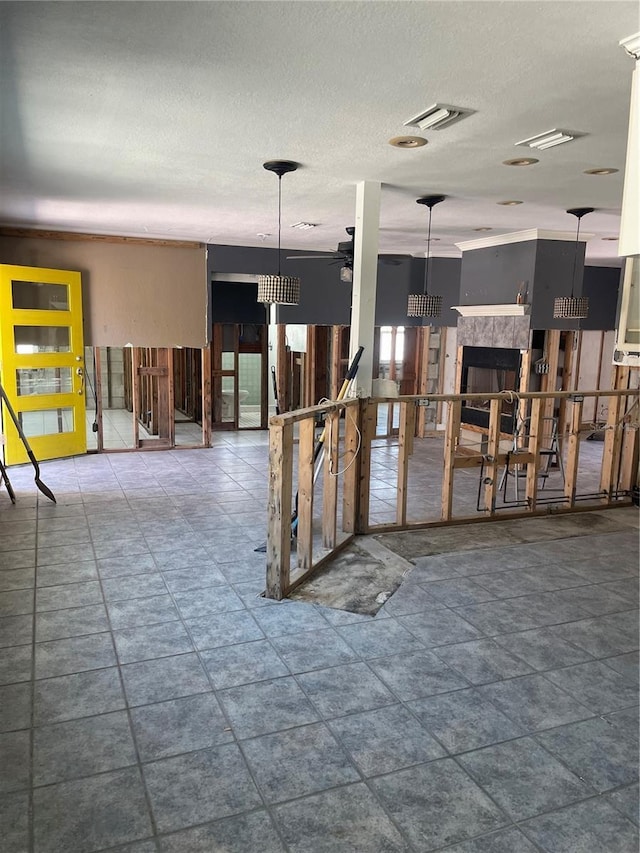 909 Mandalay Ave, Clearwater Beach, FL 33767 - interior space featuring a textured ceiling and visible vents