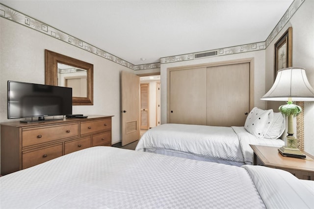 bedroom featuring a closet