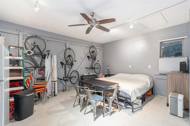 bedroom with ceiling fan