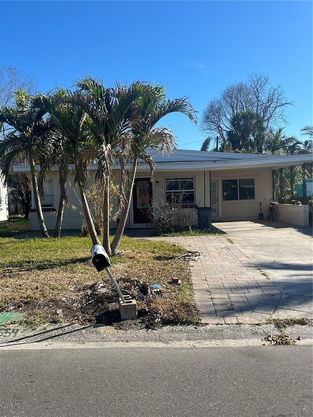 view of front of property