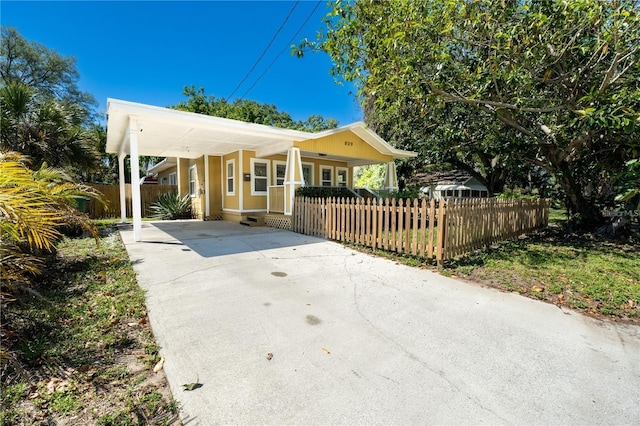 view of front of property featuring a porch