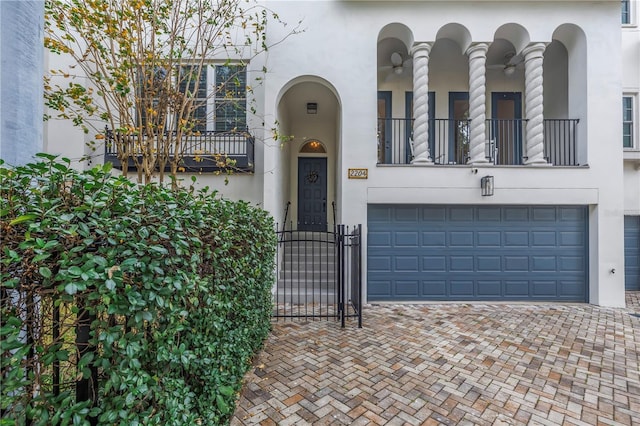 view of front of property featuring a garage