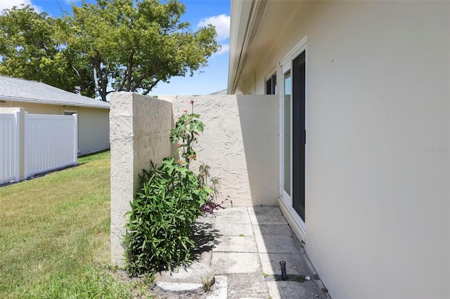 2740 Highlands Blvd Unit D, Palm Harbor, FL 34684 - view of yard