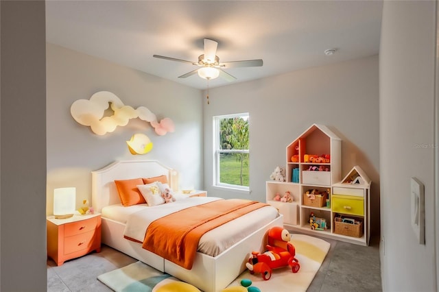 bedroom featuring ceiling fan