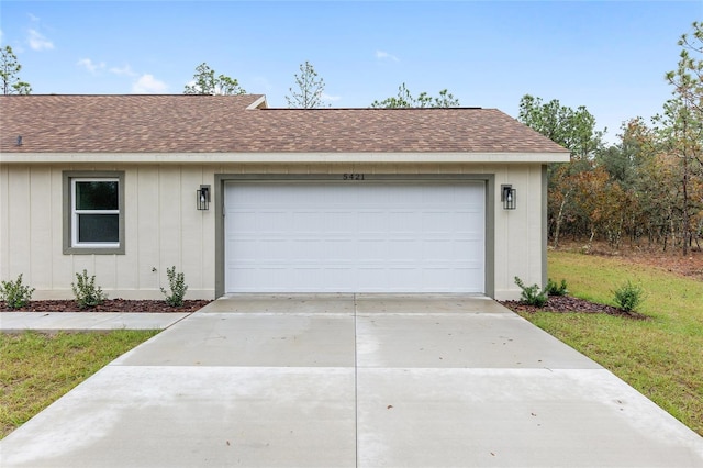 5421 N Nakoma Dr, Beverly Hills, FL 34465 - garage with concrete driveway