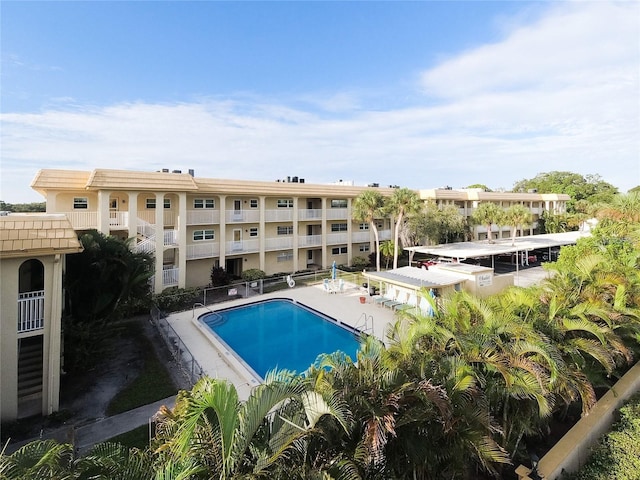 view of swimming pool