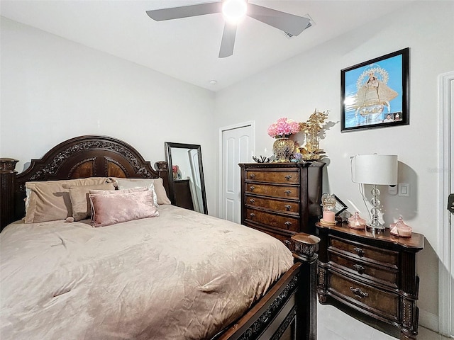 bedroom with ceiling fan