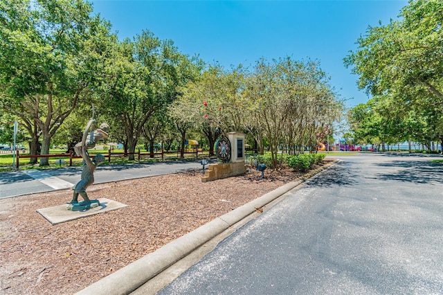 102 Shore Dr E, Oldsmar, FL 34677 - view of property's community