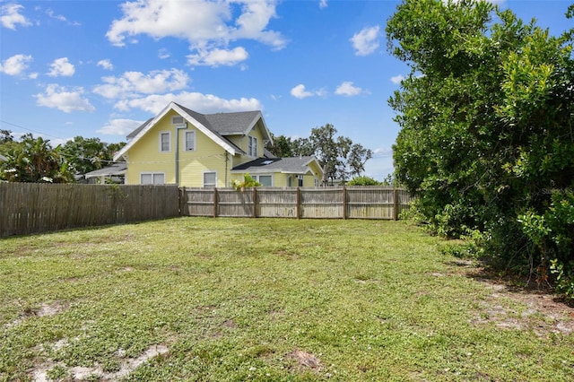 102 Shore Dr E, Oldsmar, FL 34677 - view of fenced backyard