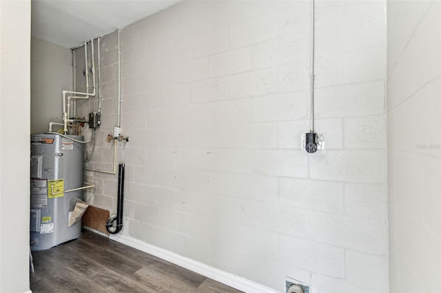 102 Shore Dr E, Oldsmar, FL 34677 - utilities featuring water heater