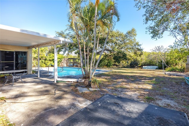 view of yard with a patio area