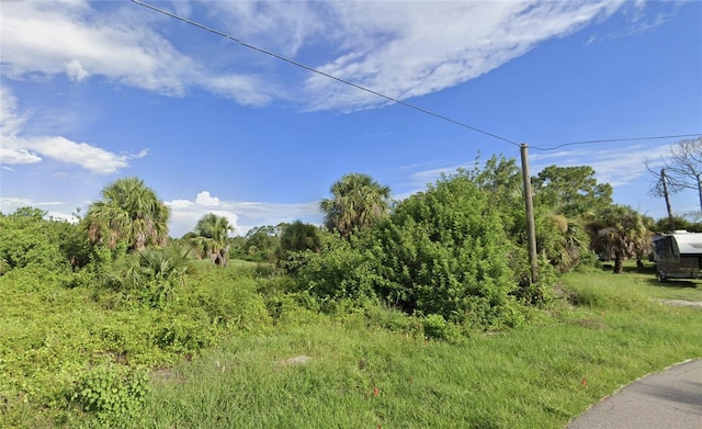 Listing photo 3 for Tripoli St, North Port FL 34286