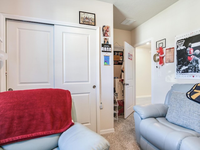 sitting room with light carpet