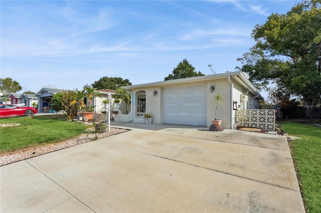 single story home featuring a front yard