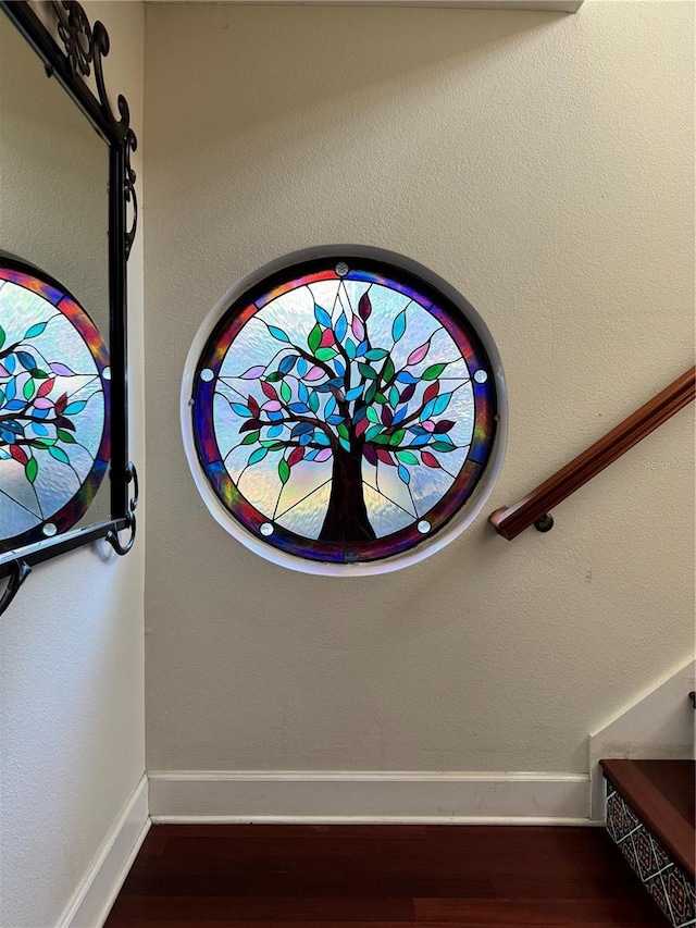 details featuring hardwood / wood-style floors