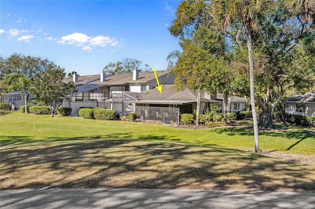 view of front facade with a front lawn