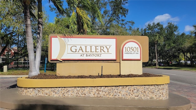 view of community / neighborhood sign