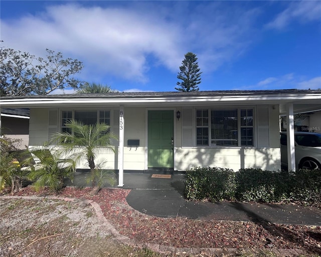 view of front of property