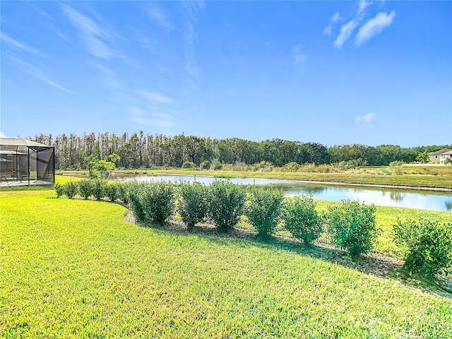 view of yard featuring a water view