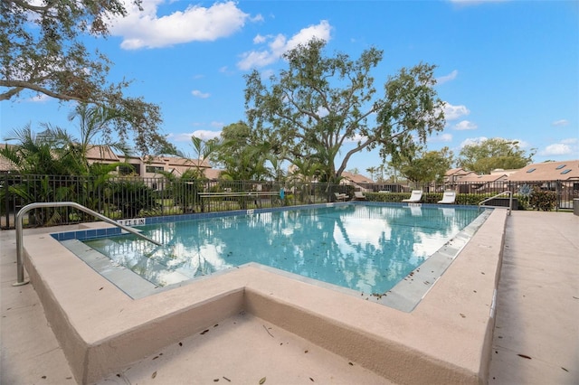 view of swimming pool