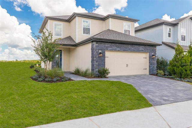 view of front of property featuring a front yard