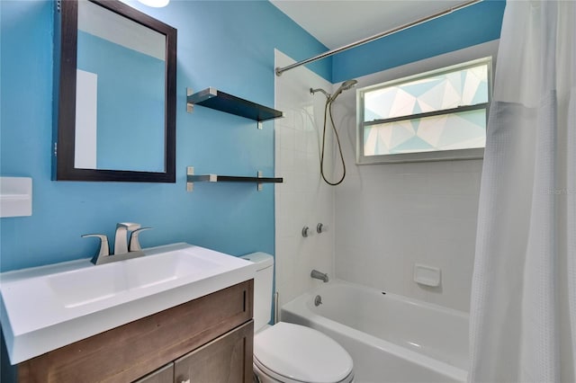 6524 14th St N, Saint Petersburg, FL 33702 - full bath with toilet, shower / bath combo with shower curtain, and vanity