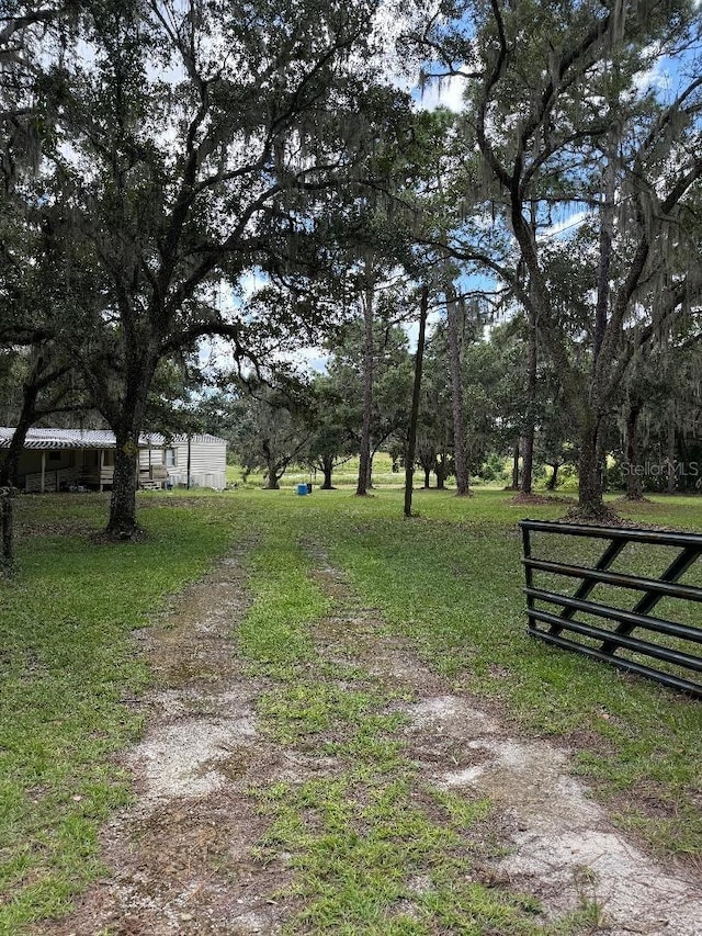 Listing photo 2 for 15370 SE 156th Place Rd, Weirsdale FL 32195