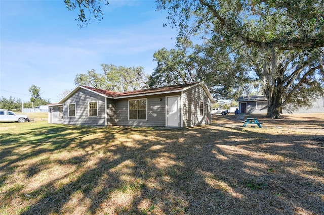 view of front of house featuring a front yard