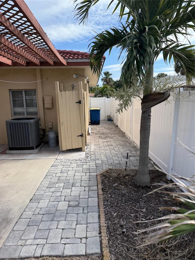 988 Bruce Ave, Clearwater Beach, FL 33767 - photo 8