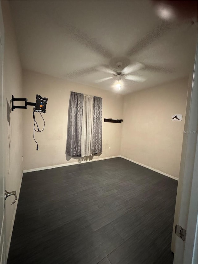 empty room with ceiling fan