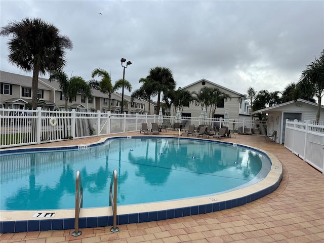 view of swimming pool