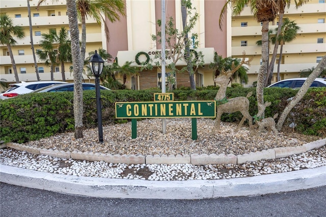 view of community / neighborhood sign