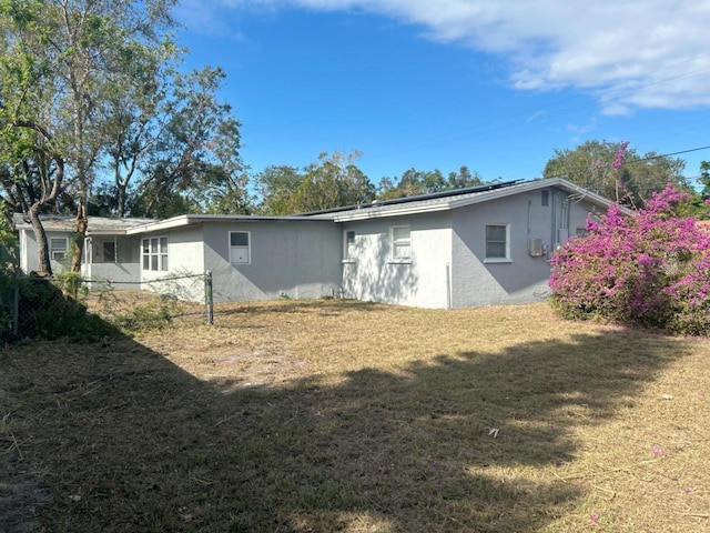 Listing photo 3 for 1386 19th St, Sarasota FL 34234