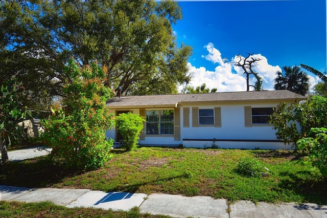9567 85th St, Seminole, FL 33777 - single story home featuring a front yard