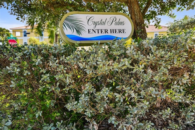 view of community / neighborhood sign