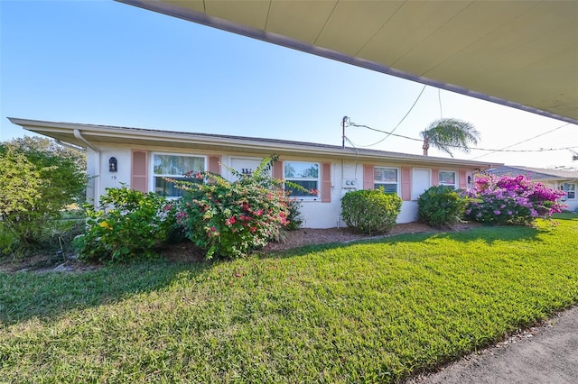 view of front of property with a front yard