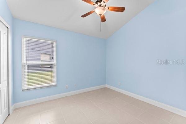 unfurnished room with ceiling fan