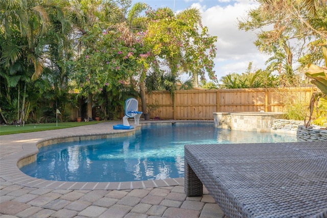 view of swimming pool