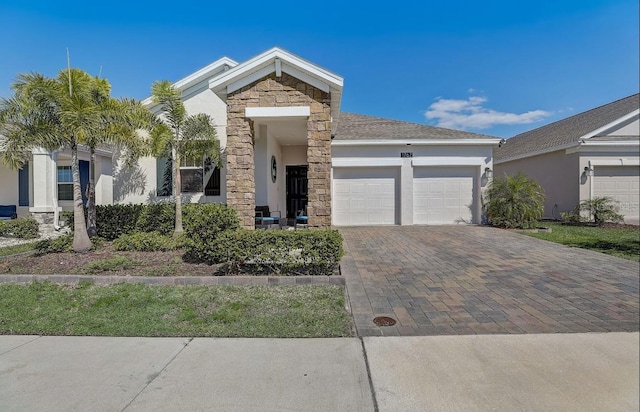 view of front facade featuring a garage