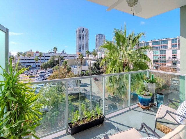 balcony with ceiling fan