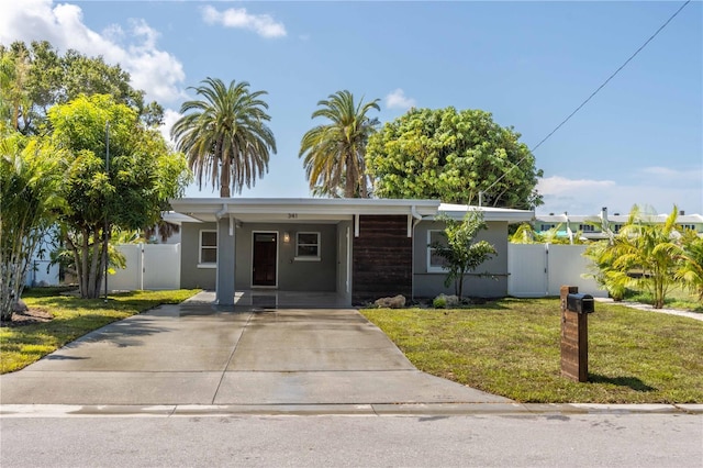 view of front of house with a front yard