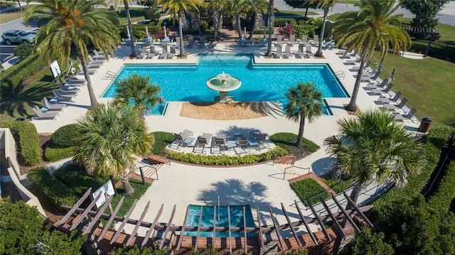 view of swimming pool