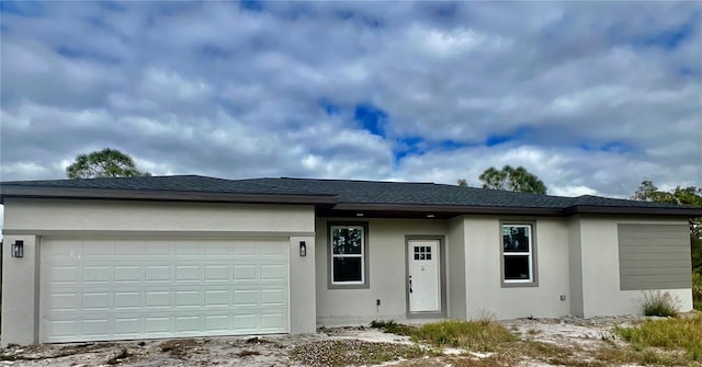 view of front facade featuring a garage